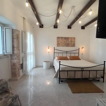 Antiche Mura Apartments"Cielo Di Puglia" -2 Matrimoniali, Cucina E Terrazzo 투리 외부 사진